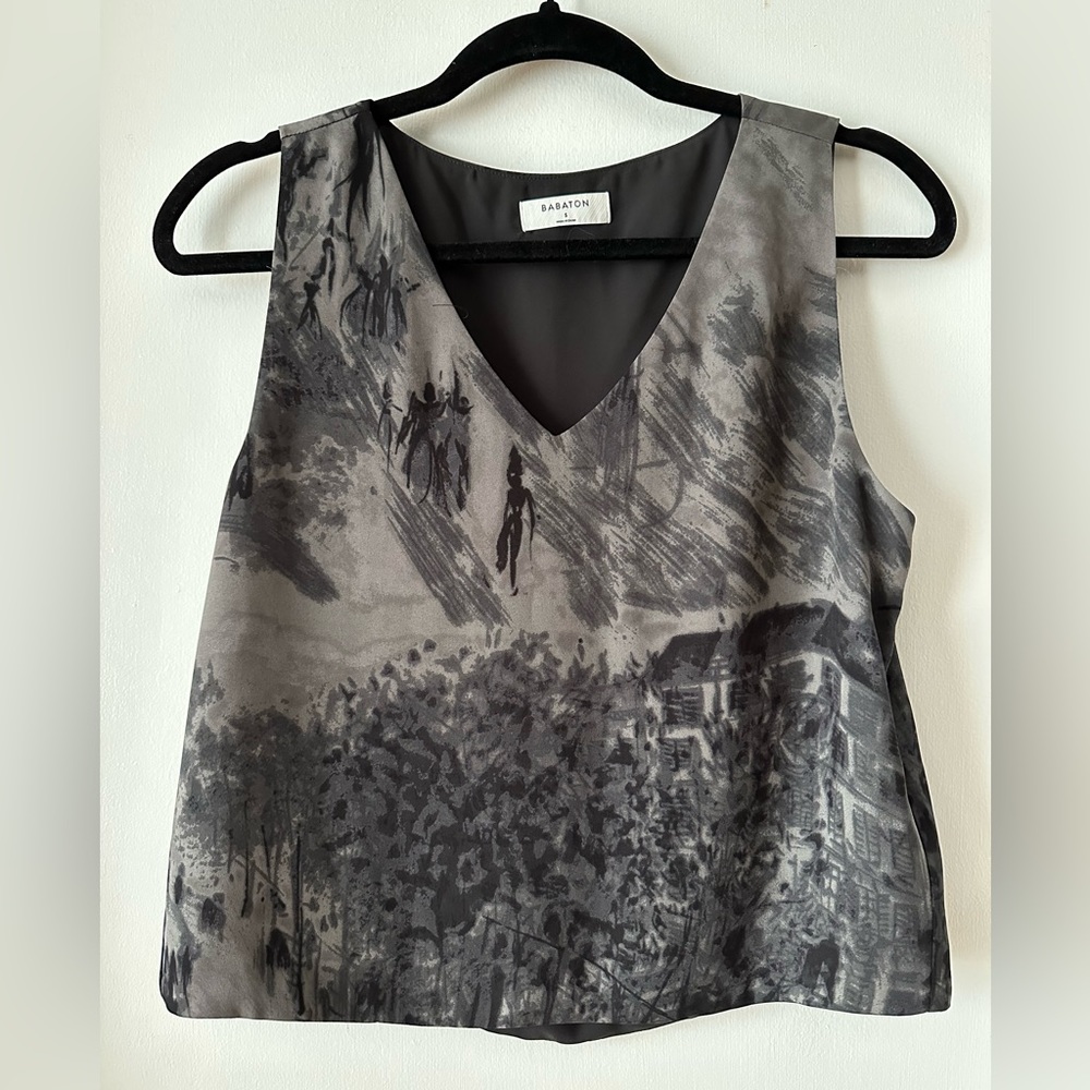 Babaton Aritzia Murphy v-neck sleeveless blouse in gray print